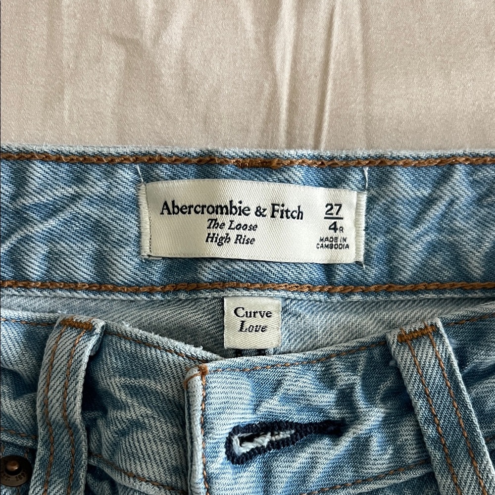Abercrombie & Fitch Curve Love High Rise Loose Jeans